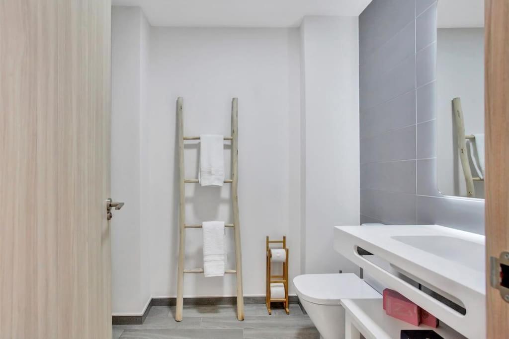 2 Terraces Apartment W/ Astonishing Views. Коста де Антигуа Екстериор снимка