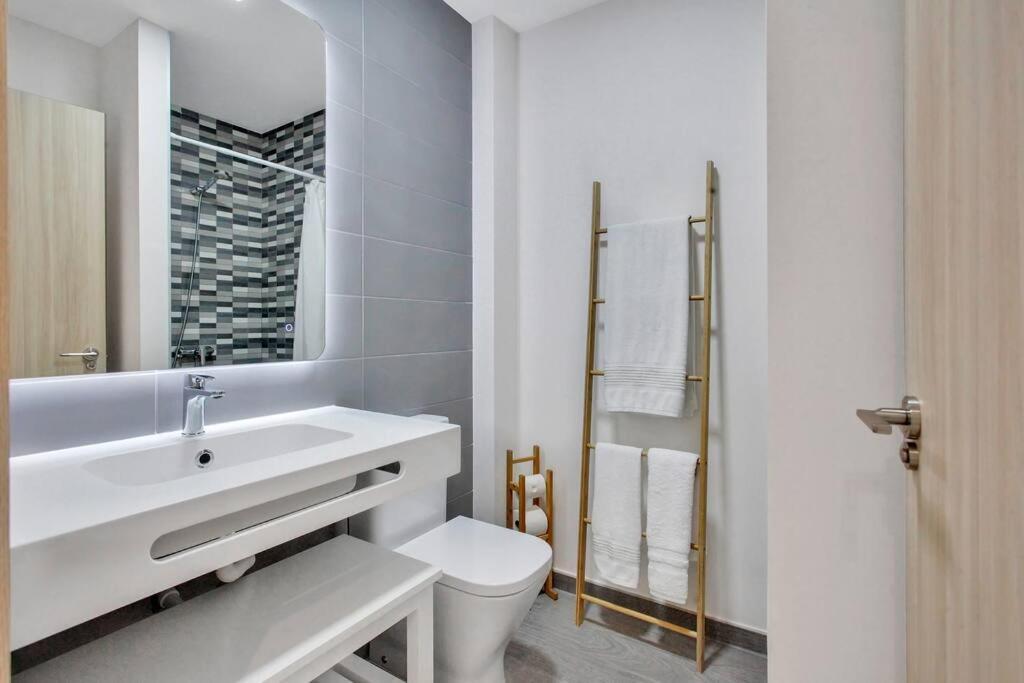 2 Terraces Apartment W/ Astonishing Views. Коста де Антигуа Екстериор снимка